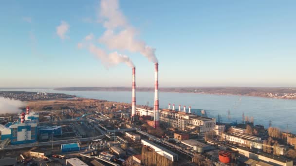 Poluição Industrial Fábrica Gases Escape Chaminé Zona Industrial Plumas Fumo — Vídeo de Stock