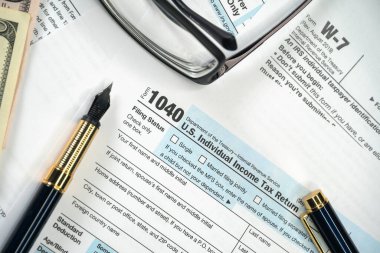 Boş vergi formu 1040 ABD. Bireysel Gelir Vergisi İadesi. Vergi Ödeme Vergisi Kavramı.