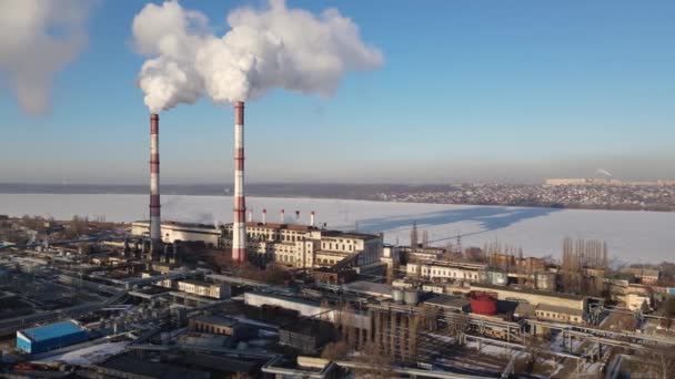 Industrial Factory tubos de emissão de fumo de carbono e gases, vista aérea — Vídeo de Stock