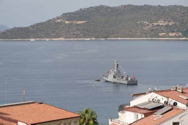 Akdeniz 'deki Türk deniz kuvvetleri körfezde. Savaş gemisi baskında..