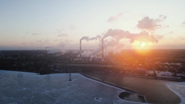 Problema medioambiental de la contaminación del medio ambiente y del aire en las ciudades — Vídeo de stock