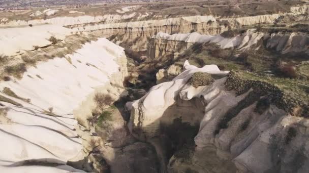 Вулканические горные формирования Каппадокии — стоковое видео