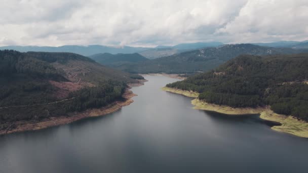 トルコのアンタルヤ県でカラカオレンダム湖の空中ビュー — ストック動画
