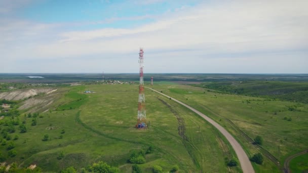 Telekomtorn witn 4G-nät, telekommunikationsbasstation — Stockvideo