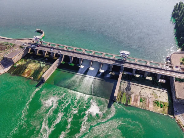 Hydroelectric Dam Flowing Green Water Gate Aerial View Drone — Stock Photo, Image
