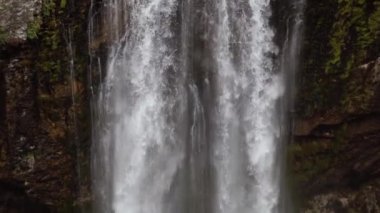 Türkiye 'deki Kapuzbasi Aladaglar Milli Parkı' nda Şelale