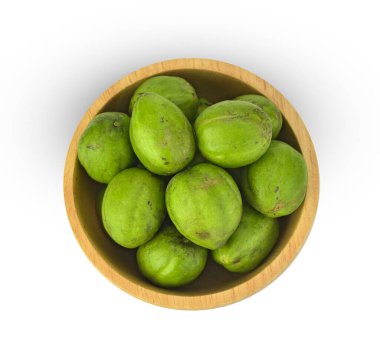 Chebulic Myrobalans, Myrolan Wood (Terminalia chebula Retz.) Meyve, tıbbi özellikler. beyaz arkaplan