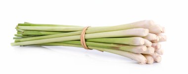 Beyaz arkaplanda izole edilmiş limon otu