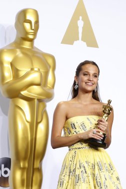 aktris Alicia Vikander