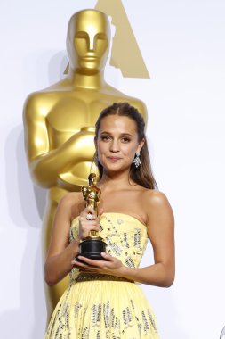 aktris Alicia Vikander