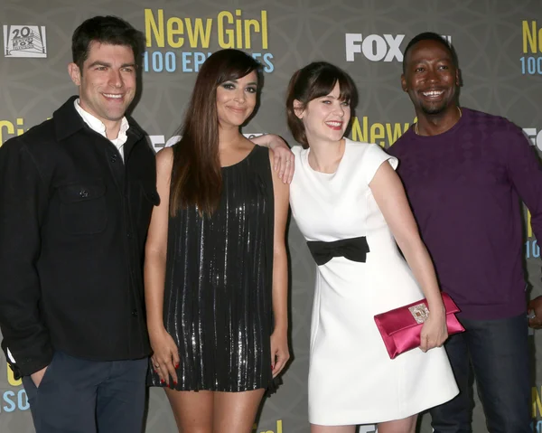 Max Greenfield, Hannah Simone, Zooey Deschanel, Lamorne Morris — Stockfoto