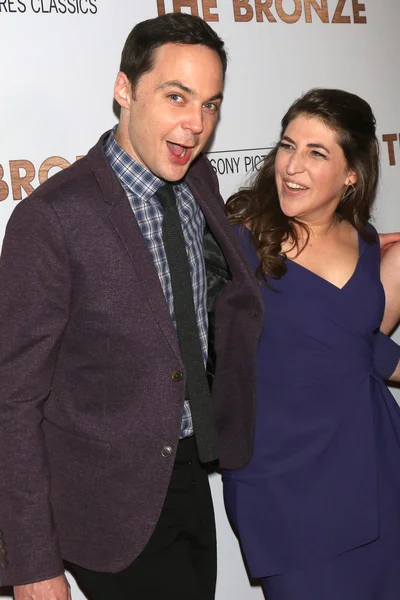 Jim Parsons, Mayim Bialik — Stock Photo, Image