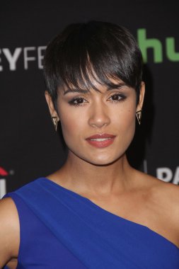 oyuncu Grace Gealey