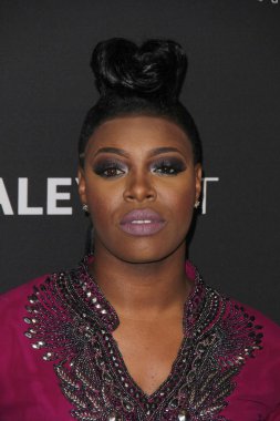 oyuncu Ta'Rhonda Jones