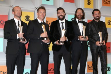 Whit Sellers, Trevor Rosen, Matthew Ramsey, Brad Tursi, Geoff çoğaldığını, eski hakimiyet