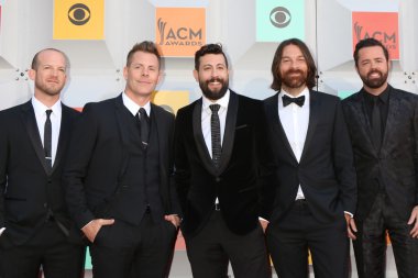 müzik grubu eski hakimiyet