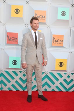 şarkıcı Dierks Bentley