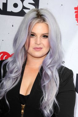 şarkıcı Kelly Osbourne
