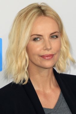 aktris charlize theron