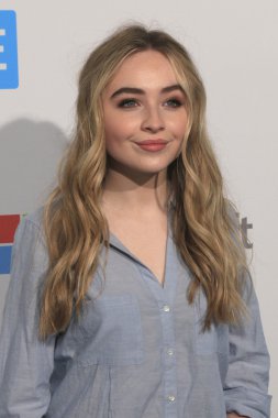 aktris Sabrina Carpenter 