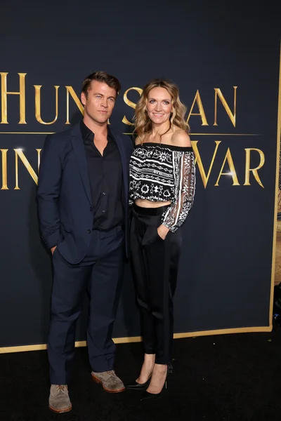 Luke Hemsworth, Samantha Hemsworth — Stock Photo, Image