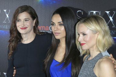 Kathryn Hahn, Mila Kunis, Kristen Bell
