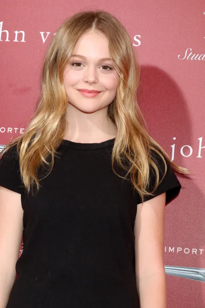 Emily Alyn Lind — Stockfoto