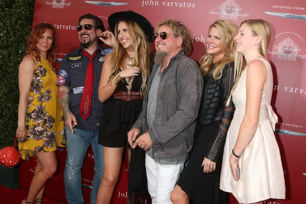 Sammy's daughter-in-law, Sammy's son, Kari Karte-Hagar, Sammy Hagar, daughters — Stock Photo, Image