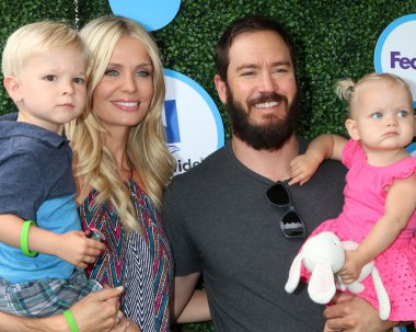 Dekker Edward Gosselaar, Catriona Mcginn, Mark-Paul Gosselaar, Lachlyn umut Gosselaar