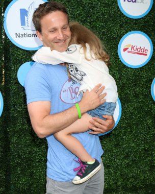  breckin meyer, yonca meyer 