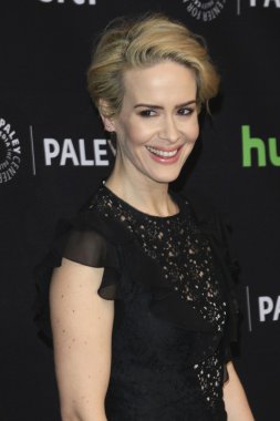 Oyuncu Sarah Paulson