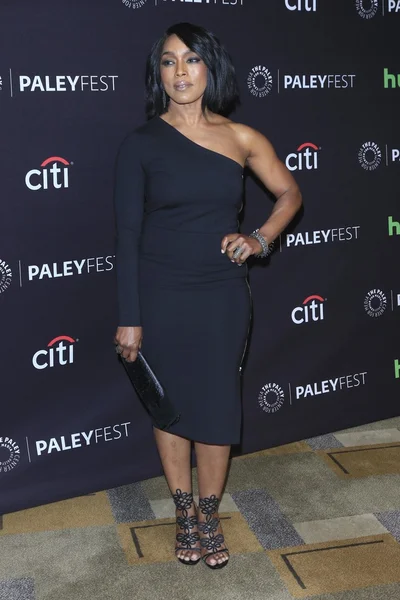 aktris Angela Bassett 