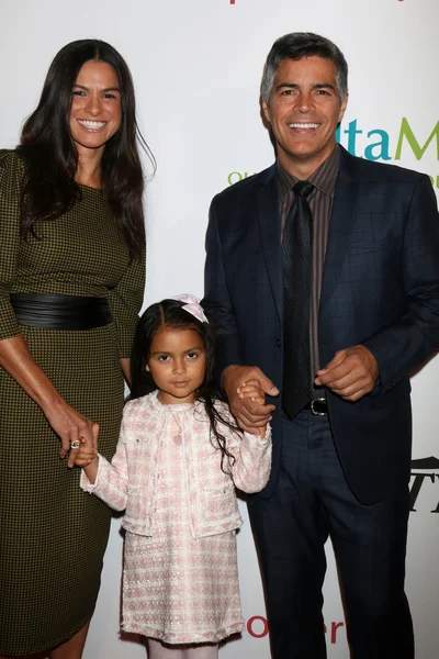 Elvimar Silva, Mariana Oliveira Morales, Esai Morales 