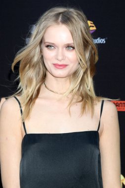 aktris Sara Paxton 