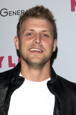 aktör Luke Barr