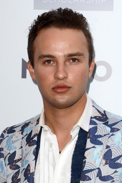 актёр Можан Ария
