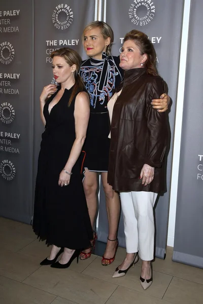 Natasha Lyonne, Taylor Schilling, Kate Mulgrew — Stockfoto