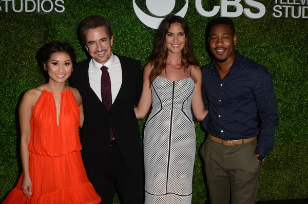 Benda Song, Dermot Mulroney, Odette Annable, Aaron Jennings — Photo