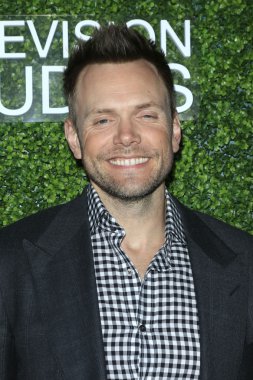 aktör Joel Mchale