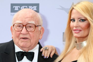 Ed Asner, Yvette Rachelle