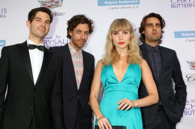 Aşamalar, Alex Greenwald, Jason Boesel, Z Berg, Michael Runion