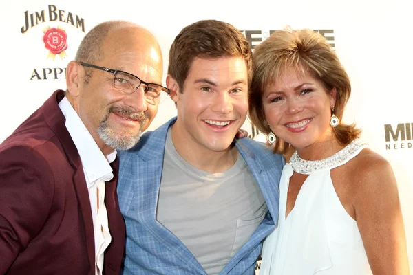 Dennis DeVine, Adam Devine, Penny DeVine — Stock Photo, Image