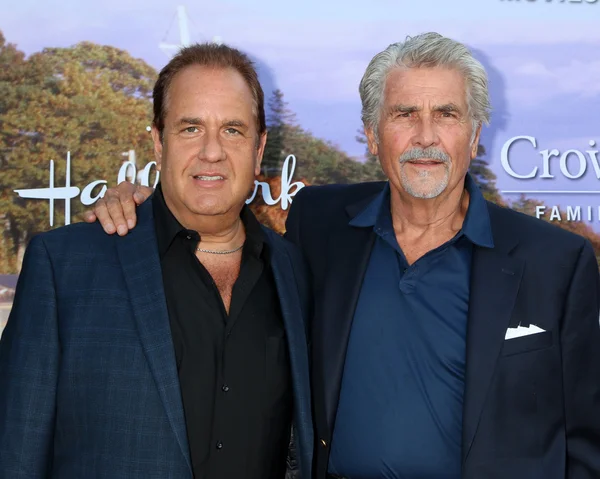 Scott Hart ja James Brolin. — kuvapankkivalokuva