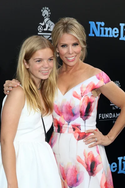 Catherine Rose Young, Cheryl Hines — Stock Photo, Image