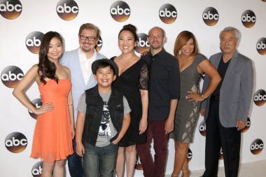 Krista Yu, Dave Foley, Albert Tsai, Suzy Nakamura, Slavin Jonathan, Tisha Campbell-Martin, Dana Lee