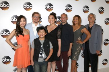 Krista Yu, Dave Foley, Albert Tsai, Suzy Nakamura, Slavin Jonathan, Tisha Campbell-Martin, Dana Lee