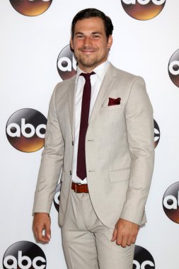 aktör Giacomo Gianniotti 