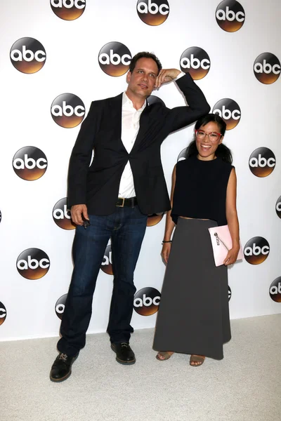 Diedrich Bader, Ali Wong — Stockfoto