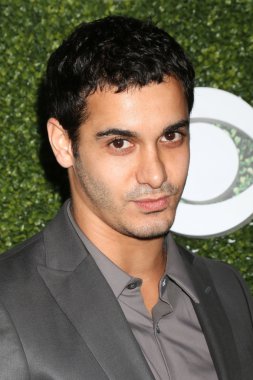 aktör Elyes Gabel 