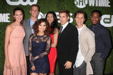 Odette Annable, Ward Horton, Brenda Song, Reshma Shetty, Dermot Mulroney, Ağustos Pine, Aaron Jennings 